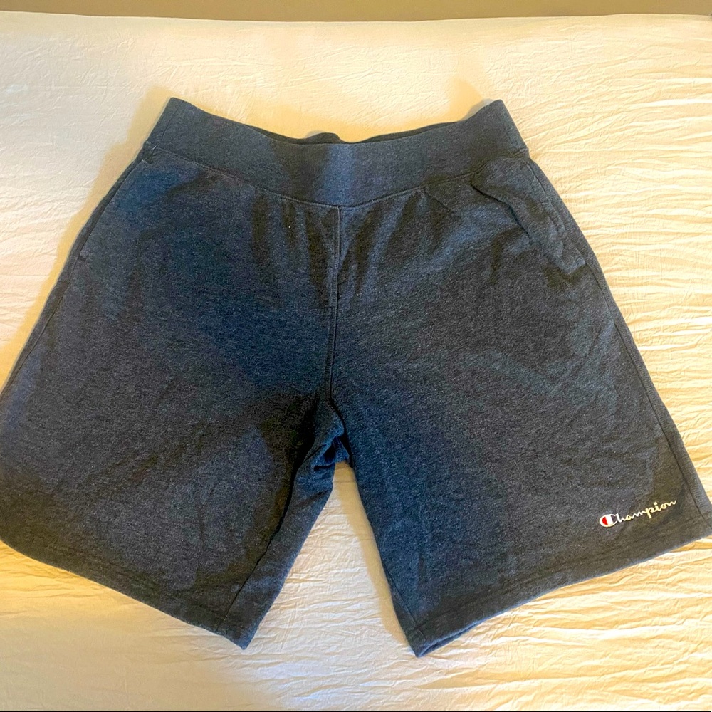 CHAMPION Men’s Athletic shorts. Size XL GRAY.